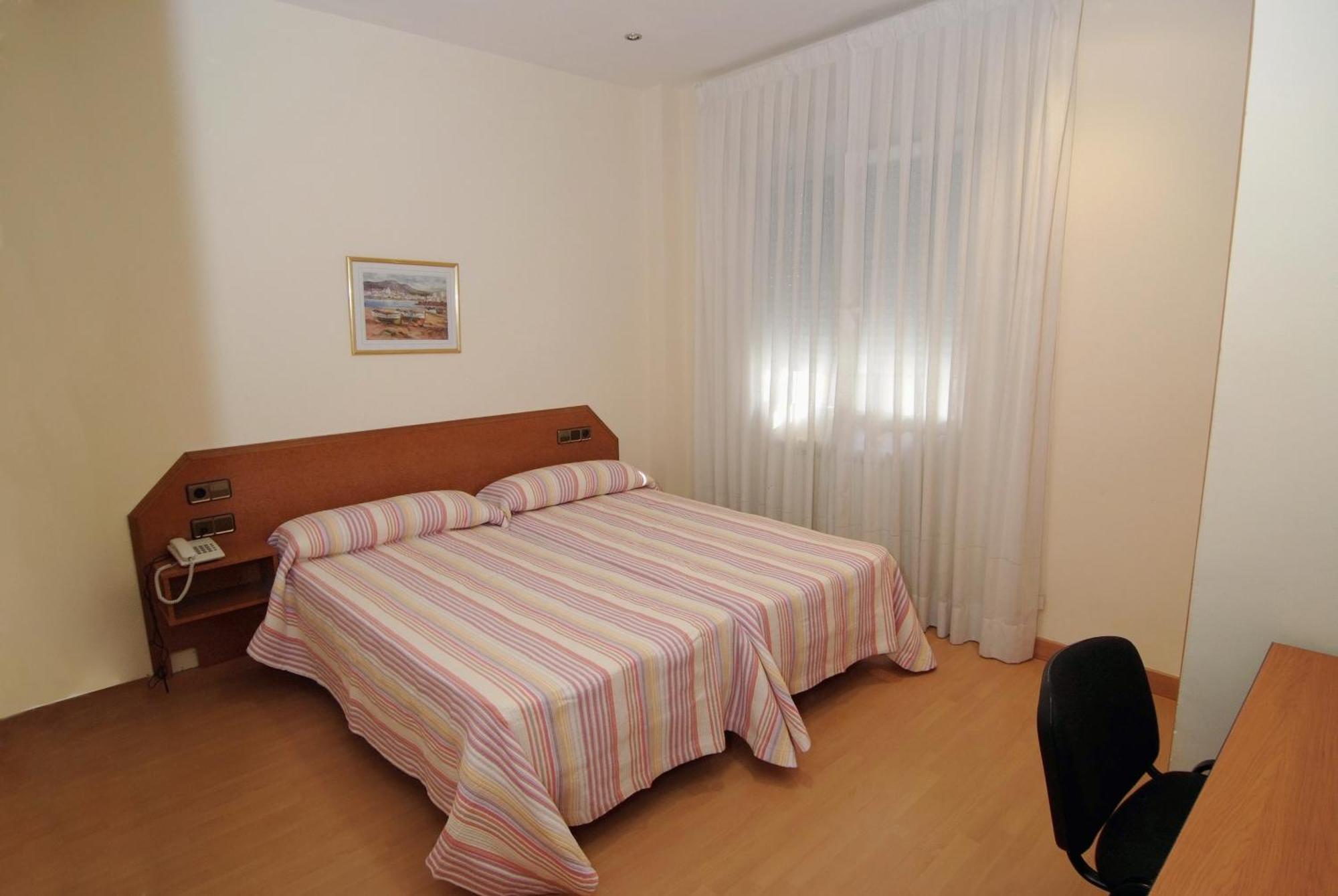 Hostal Cataluna Zaragoza Exterior photo