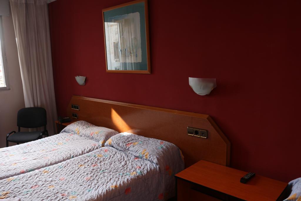Hostal Cataluna Zaragoza Exterior photo