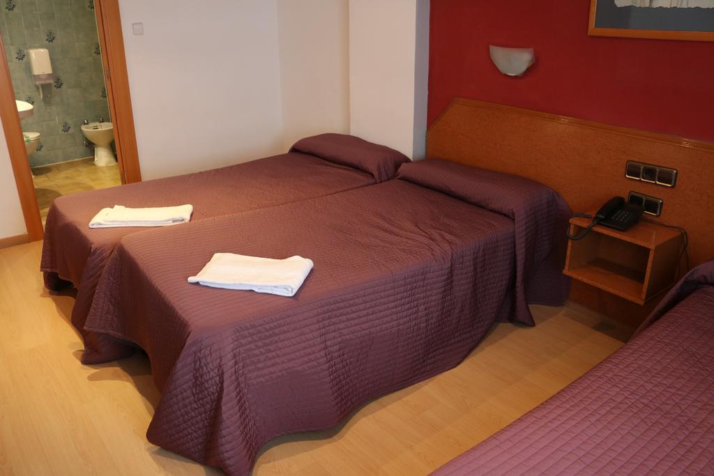 Hostal Cataluna Zaragoza Exterior photo