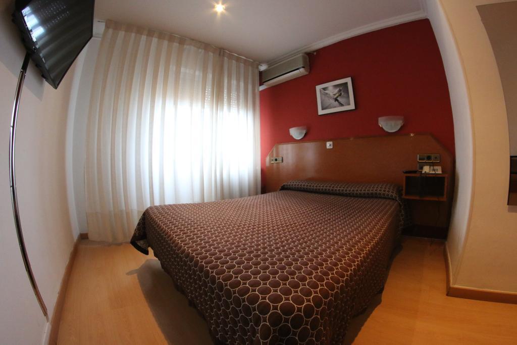 Hostal Cataluna Zaragoza Exterior photo